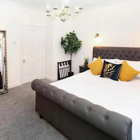 Chester City Centre Town House Exterior photo