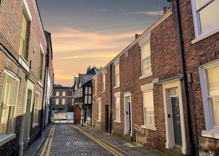 Chester City Centre Town House