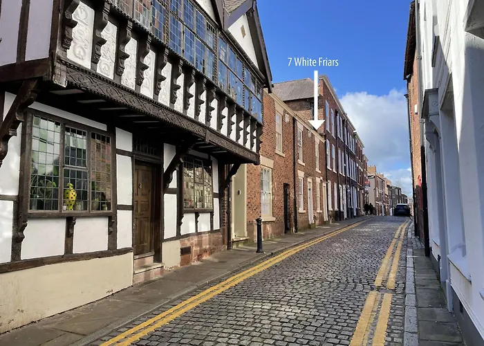 Chester City Centre Town House